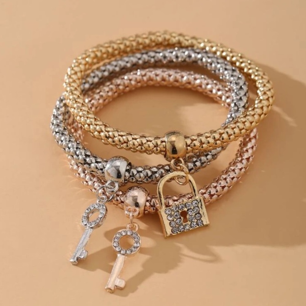 🔥3/$25🔥3 Piece Rhinestone Lock & Key Bracelets